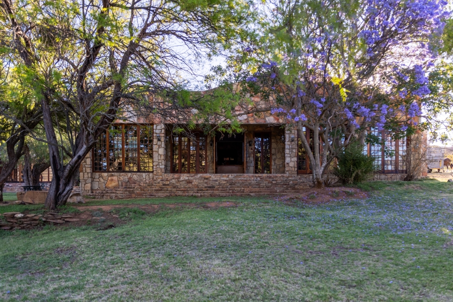 5 Bedroom Property for Sale in Uitenhage Rural Eastern Cape